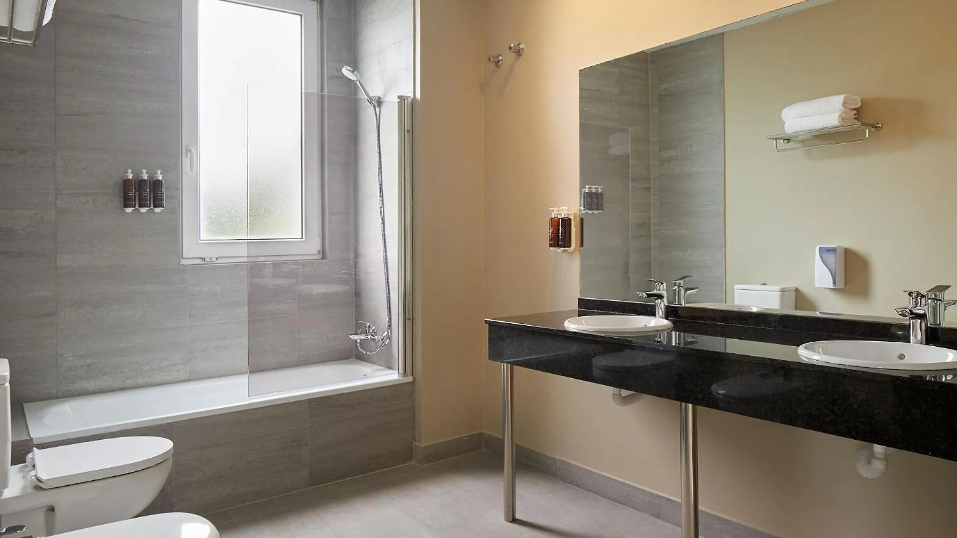 Hotel Sukha Escoriaza 4*,
